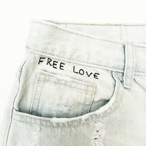 One Teaspoon Bandits Relaxed Fit Hi-Rise Light Raw Hem Denim Jean Short Size 26 - Picture 3 of 6